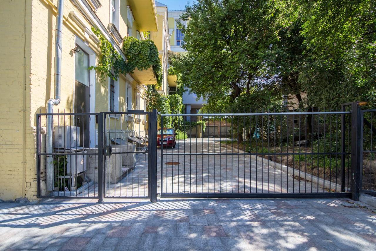 Self Check-In Apartments Near Landscape Alley كييف المظهر الخارجي الصورة